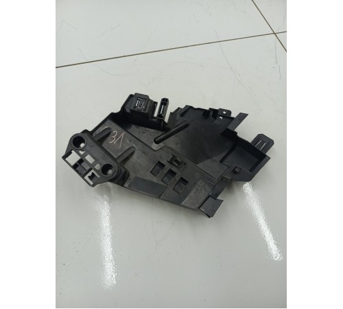 Защитный кожух замка двери задний левый