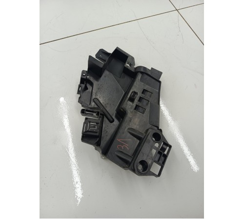 Защитный кожух замка двери задний левый