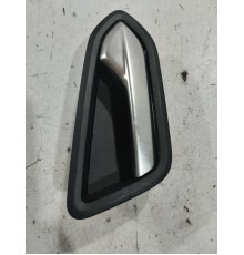 Ручка двери (задняя правая внутренняя)