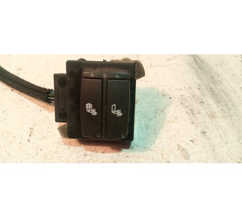 Кнопки обогрева сиденья правые