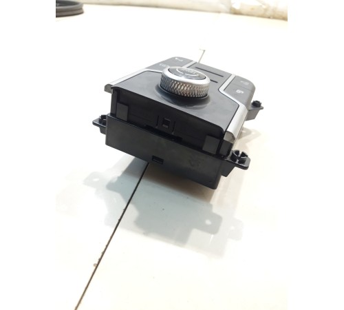 Блок кнопок центральной консоли