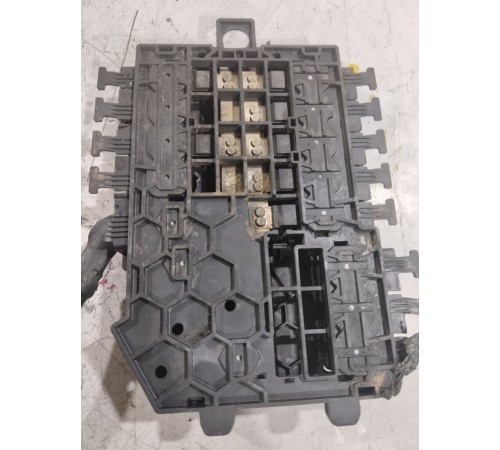 Распределитель тока с клеммой