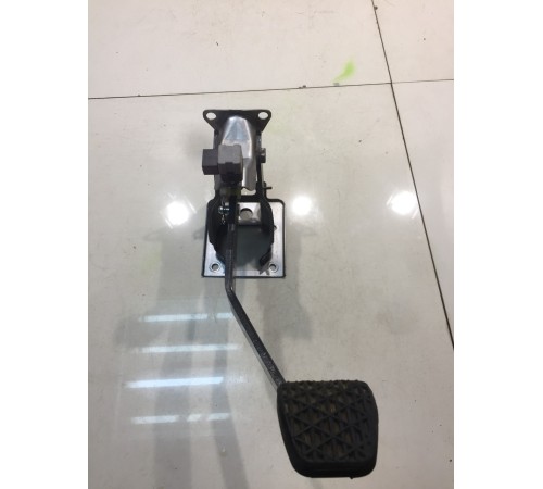 Педаль тормоза