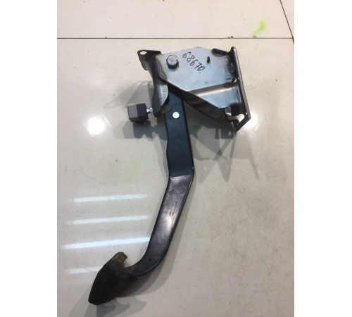 Педаль тормоза