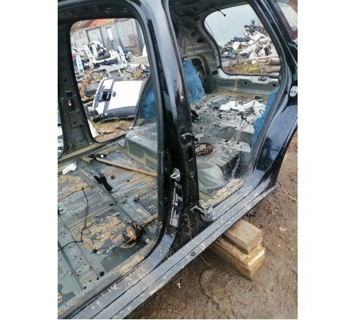 Порог левый с центральной стойкой