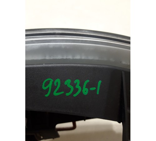 Регулировка правой боковины сиденья передняя правая