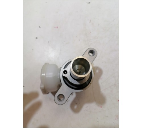 Главный тормозной цилиндр