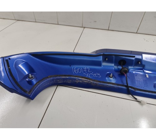 Спойлер крышки багажника