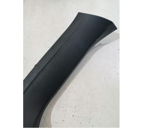 Обшивка двери багажника левая