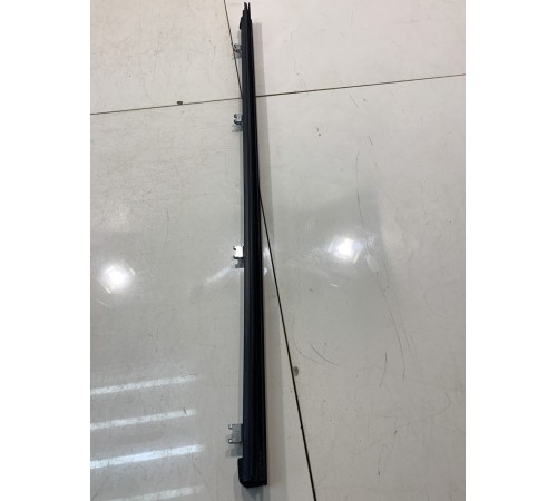 Уплотнитель стекла (передний, левый, внутренний)