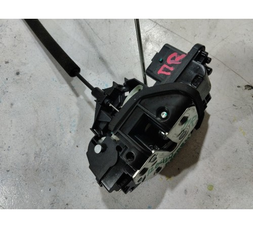 Замок двери передний правый