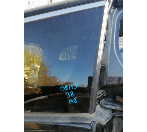 Стекло заднее правое,глухое