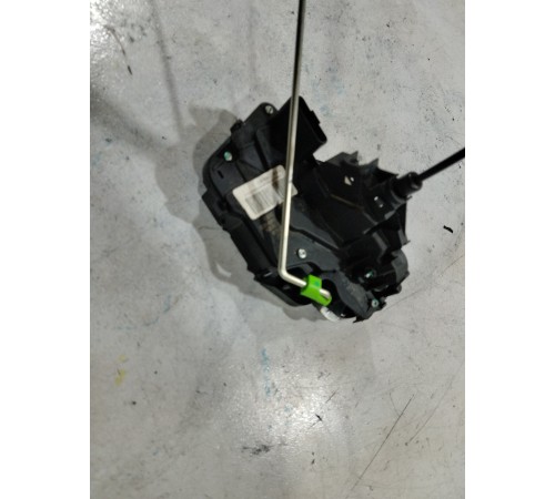 Замок двери передний правый