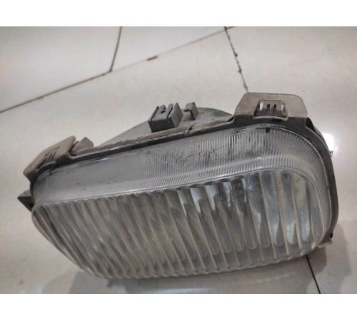 Фара противотуманная (передняя правая)