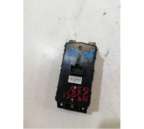 Блок кнопок управления задними сиденьями