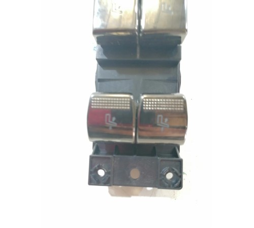 Блок кнопок управления задними сиденьями