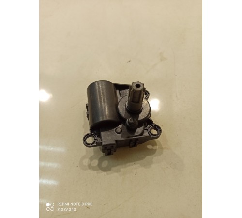 Моторчик привода заслонок отопителя