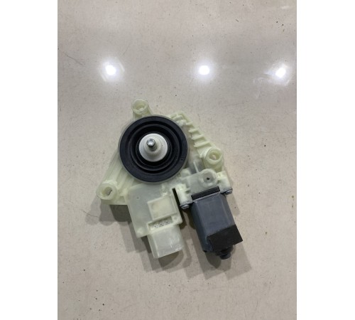 Моторчик стеклоподъемника (задний левый)