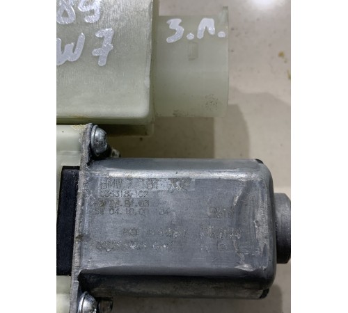 Моторчик стеклоподъемника (задний левый)