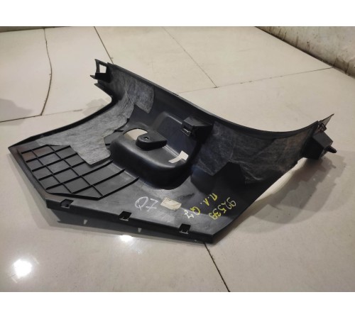 Обшивка стойки (передняя, левая)