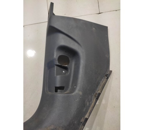 Обшивка стойки (передняя, левая)