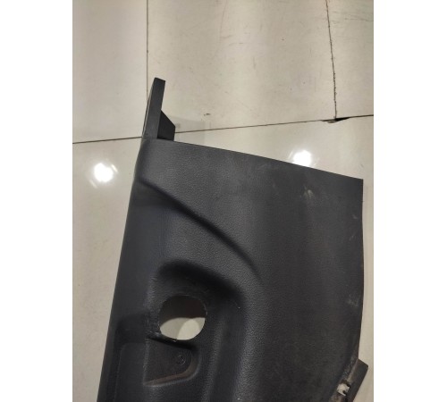 Обшивка стойки (передняя, левая)