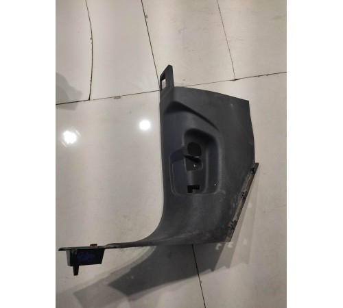 Обшивка стойки (передняя, левая)