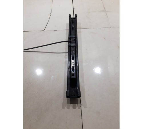 Направляющая (салазки) переднего правого сиденья правая