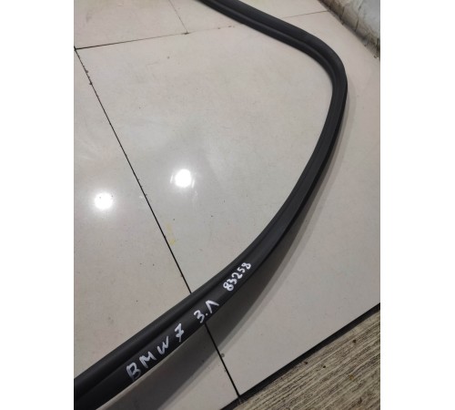 Уплотнитель двери(задний левый)