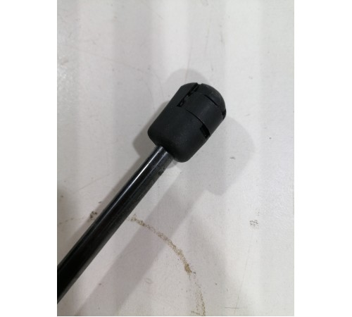 Амортизатор багажника