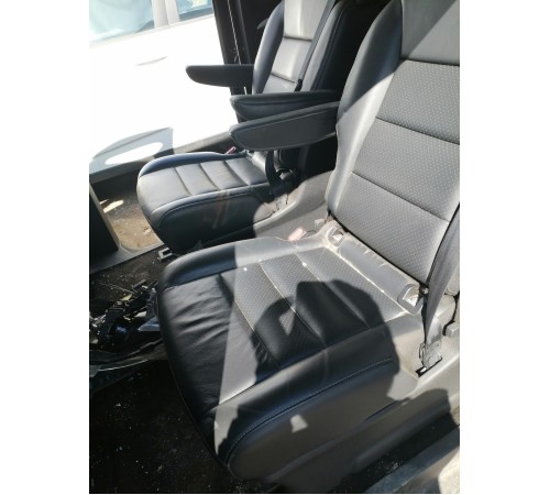 Второй ряд сидений,кожа