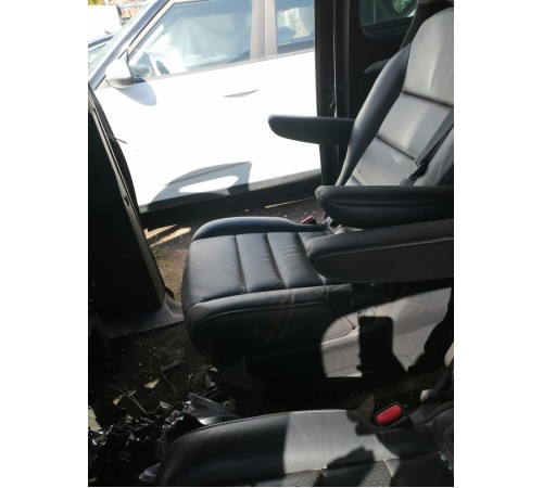 Второй ряд сидений,кожа