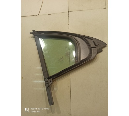 Стекло двери глухое (заднее правое)