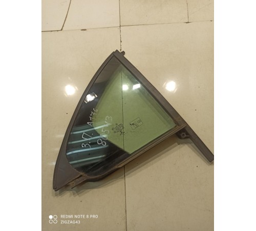 Стекло двери глухое (заднее правое)