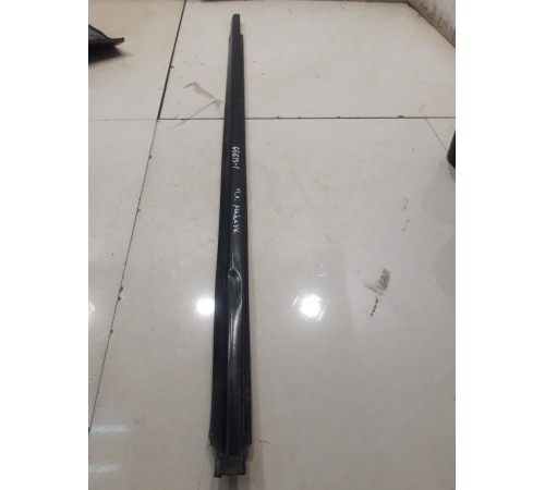 Уплотнитель стекла (передний, левый)