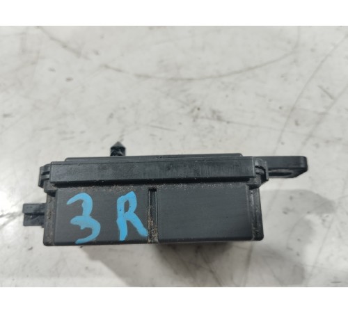 Усилитель антенны задний правый