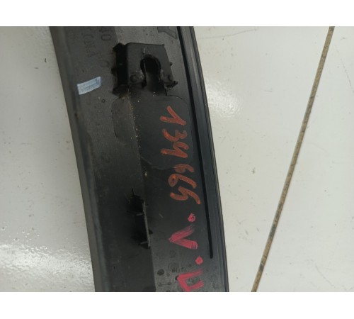 Накладка крыла передняя левая