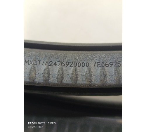 Уплотнитель проема двери передний левый