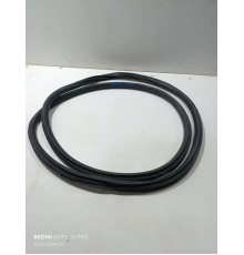 Уплотнитель проема двери передний левый