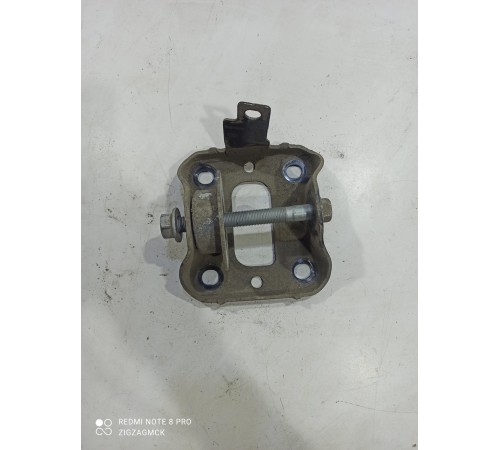 Усилитель (кронштейн) левый