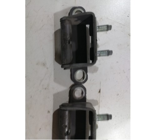 Петля крышки багажника (2шт)