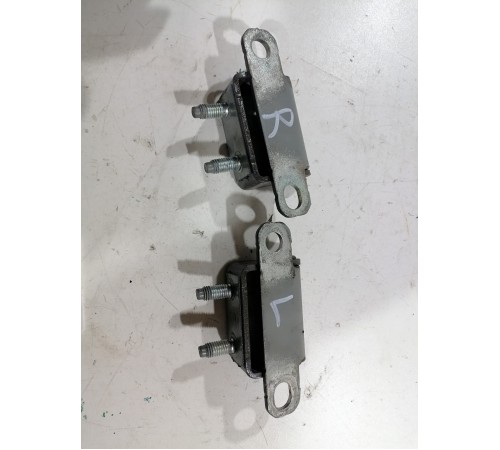 Петля крышки багажника (2шт)