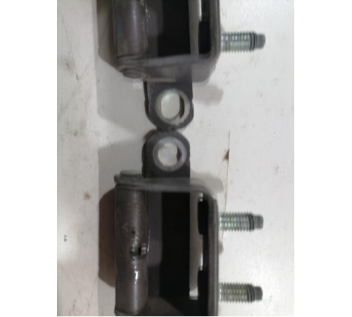 Петля крышки багажника (2шт)