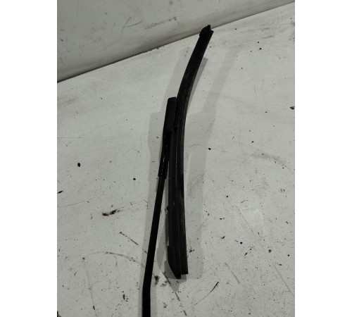 Поводок стеклоочистителя(правый)