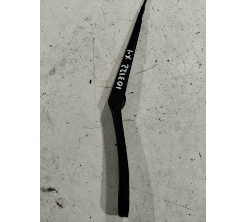 Поводок стеклоочистителя(правый)