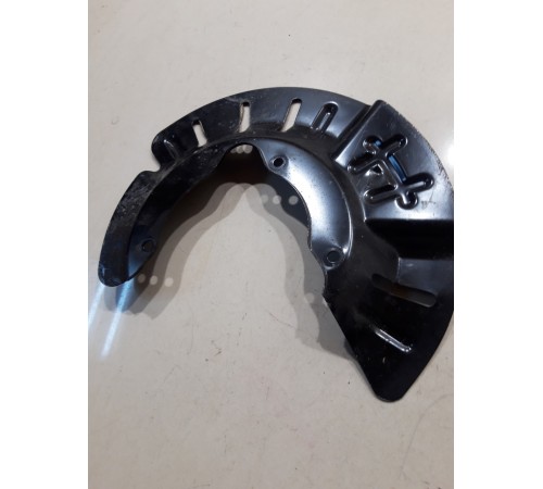 Кожух тормозного диска(передний левый)