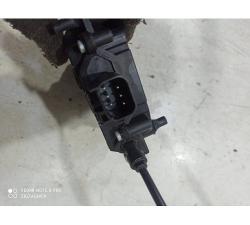 Доводчик двери (задний левый)