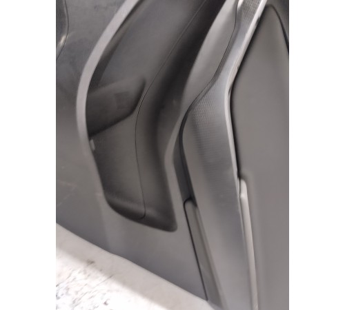 Обшивка двери задняя правая