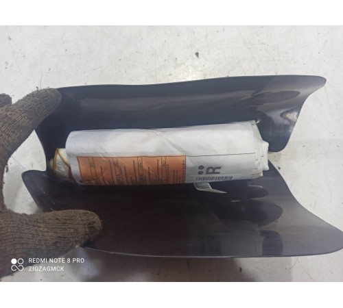 Подушка безопасности в сиденье правая