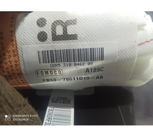 Подушка безопасности в сиденье правая